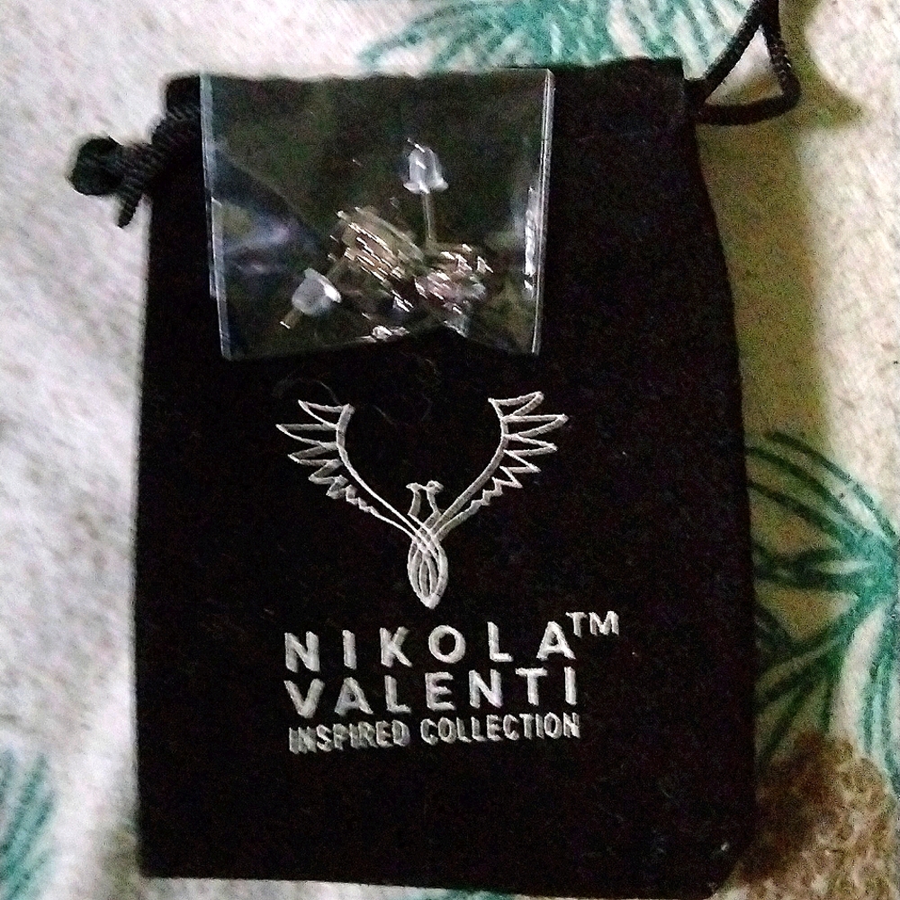 Nikola Valenti inspired necklace and matching earrings
